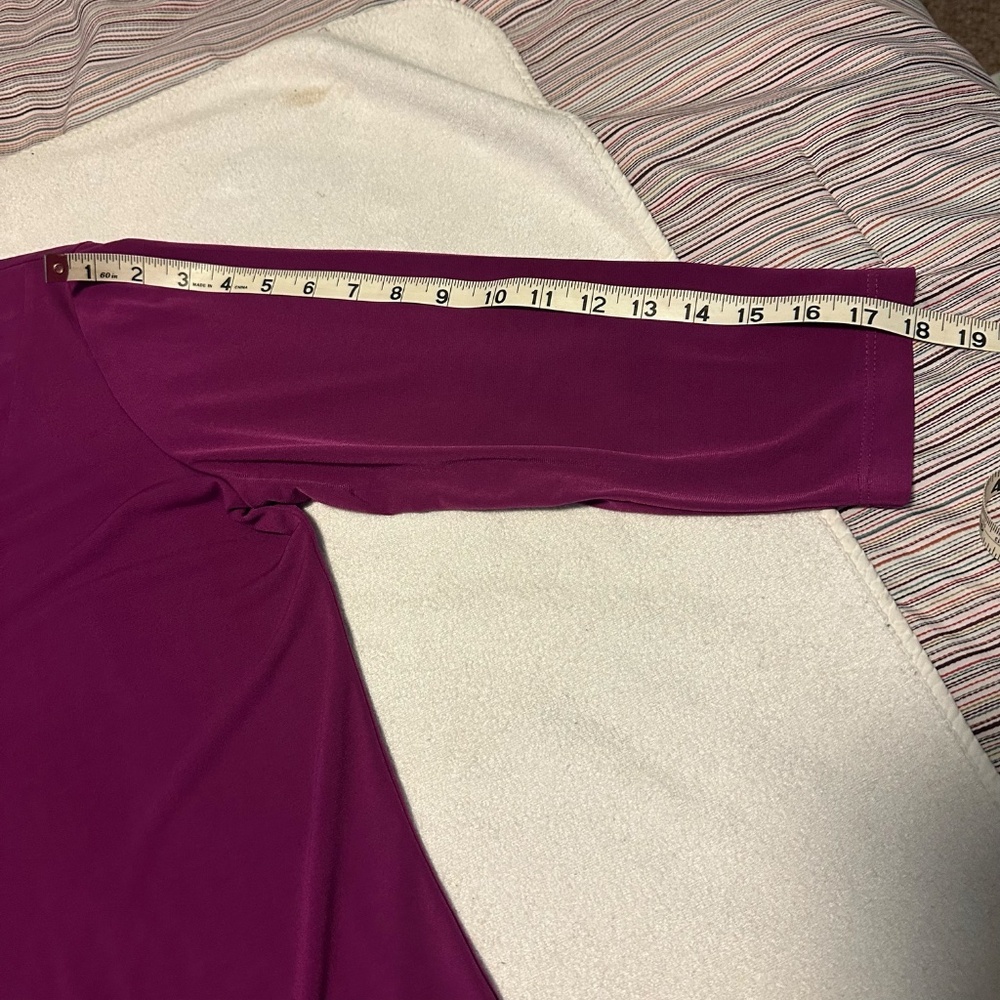 SUSAN GRAVER Solid Dark Pink / Purple Liquid Knit 3/4 Sleeve Top, Small, GUC - Picture 9 of 10